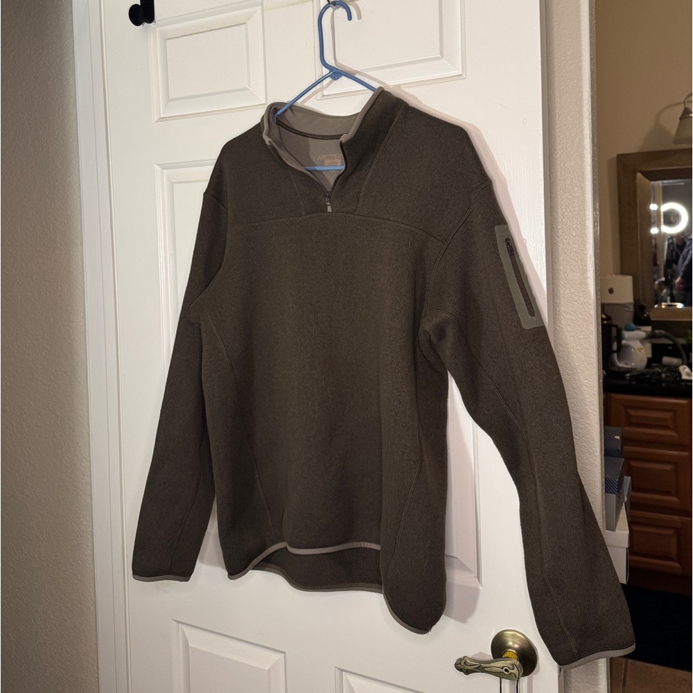 Arc'teryx Men's Dark Brown Zip-Up Sweater